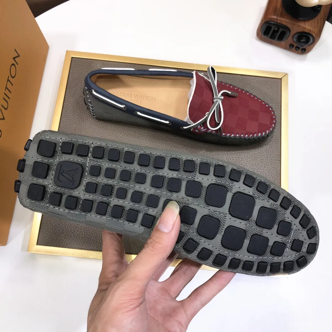 Men's men's shoes 💰420💰 [LV Doudou shoes] (water-dyed cowhide lining) new model is on the market, available on the official website. The new Doudou shoes are processed into single-color materials, and the uppers are made of imported cowhide material. The body of the shoe is fully hemmed with mark thread, and is lined with imported original cowhide leather. The elegant shoe shape is super suitable for all-matching, and the size is 38-44.
